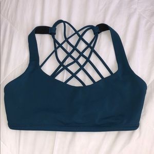 lululemon free to be wild bra size 6